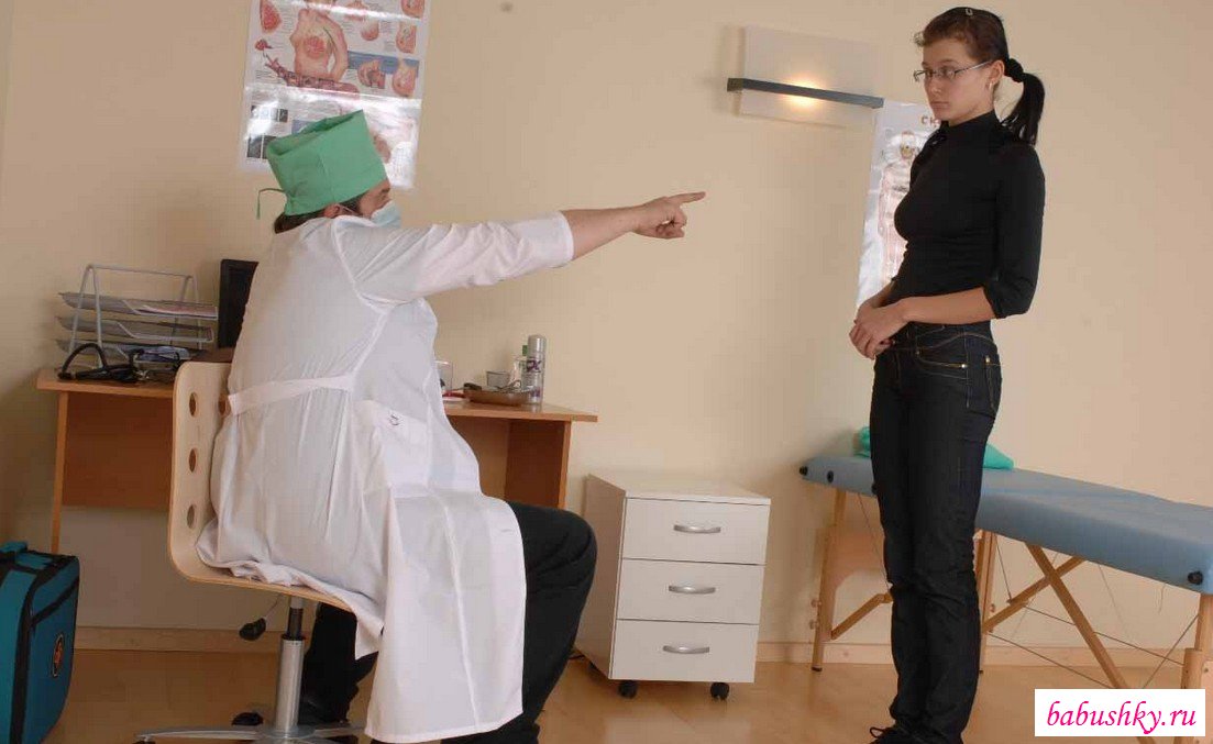 Молоденькая девчонка на фото голых у врача