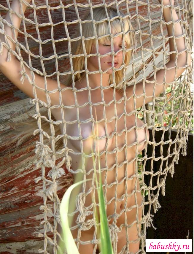 Шикарная грудь симпатичной супруги рыбака (20 фото эротики)