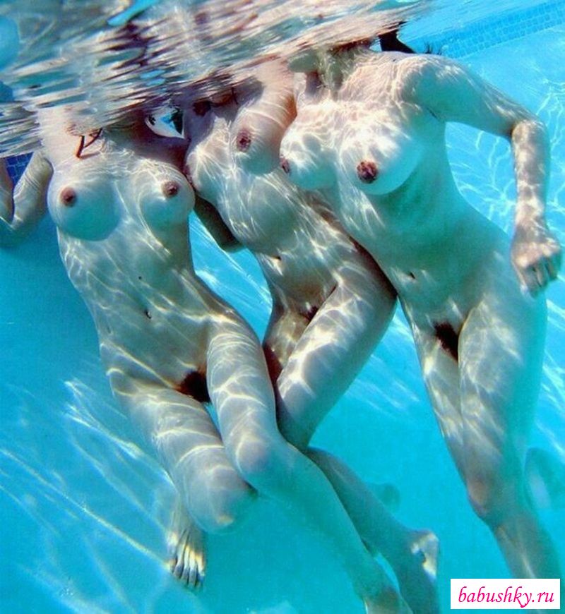 Голые бабы под водой фото